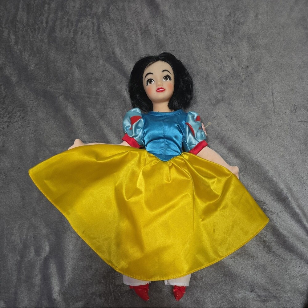 Snow White Proette Doll By Applause With Removable Clothes & Tag